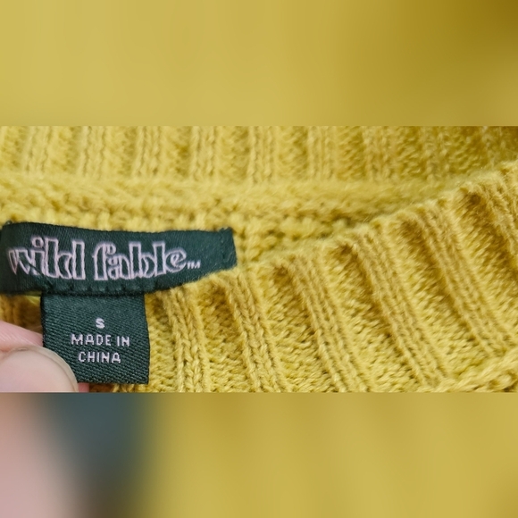 NWT Wild Fable Womens Yellow Cropped Crewneck Long Sleeve Sweater Size Small - Picture 4 of 9